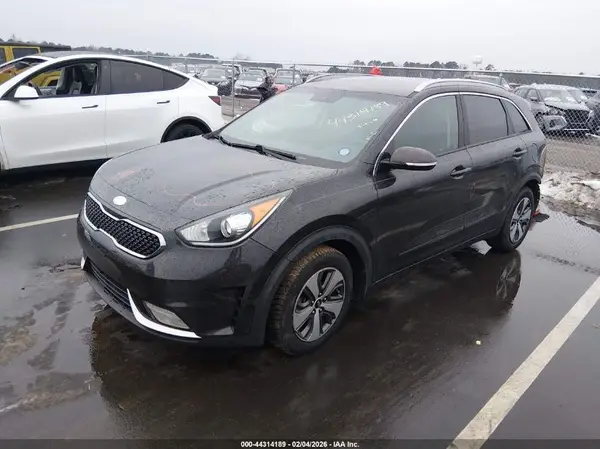 KNDCC3LC3J5119290 2018 KIA NIRO - Image 2