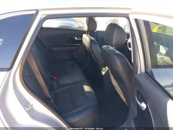 KNDCC3LC3J5126630 2018 KIA NIRO - Image 8
