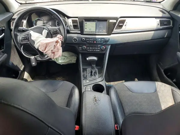 KNDCC3LC3J5135604 2018 KIA NIRO - Image 8