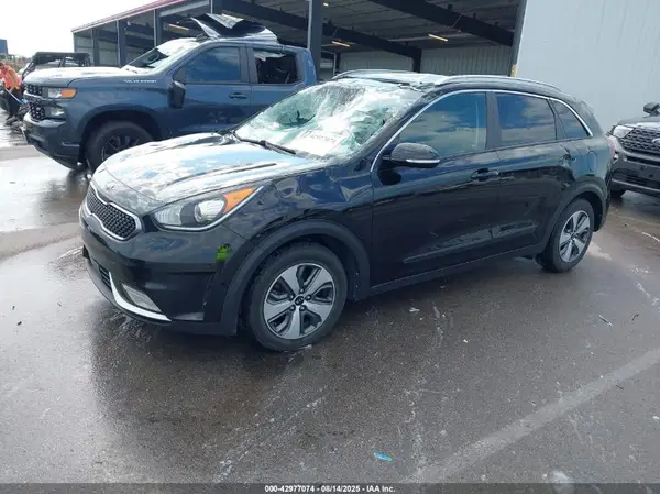 KNDCC3LC3J5140964 2018 KIA NIRO - Image 2
