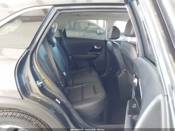 KNDCC3LC3J5149521 2018 KIA NIRO - Image 8