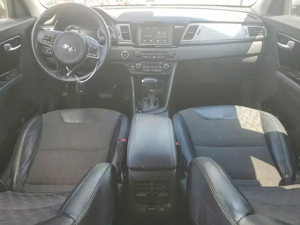 KNDCC3LC3J5160938 2018 KIA NIRO - Image 8