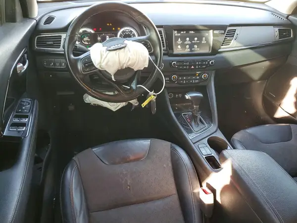 KNDCC3LC3K5250897 2019 KIA NIRO - Image 8