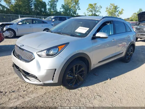 KNDCC3LC3K5254013 2019 KIA NIRO - Image 2