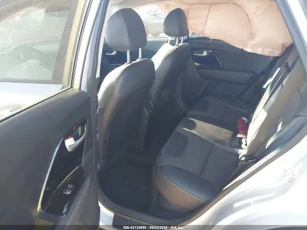 KNDCC3LC3K5254013 2019 KIA NIRO - Image 8
