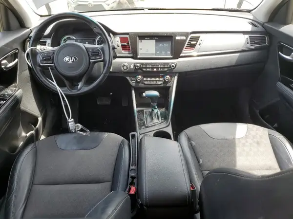 KNDCC3LC3K5262421 2019 KIA NIRO - Image 8