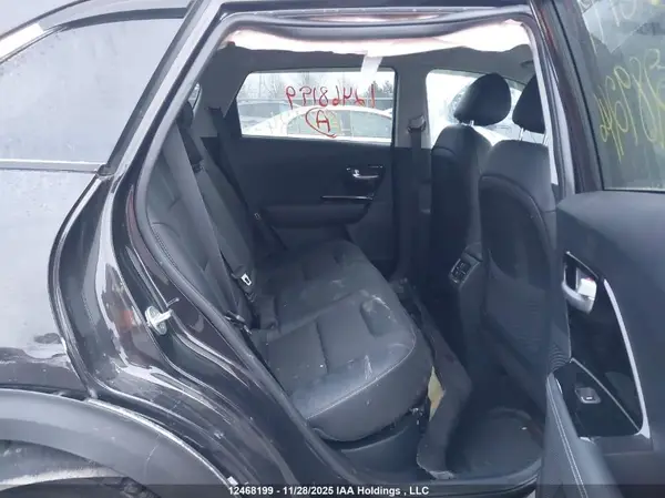 KNDCC3LC3K5289246 2019 KIA NIRO - Image 8