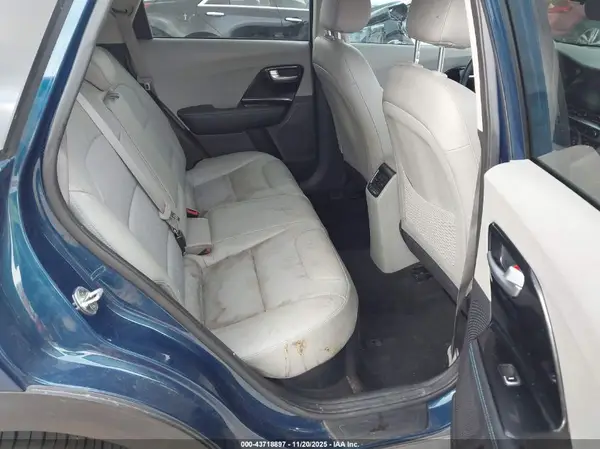 KNDCC3LC3M5464081 2021 KIA NIRO - Image 8