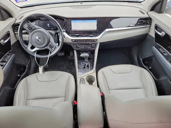 KNDCC3LC3M5468230 2021 KIA NIRO - Image 8