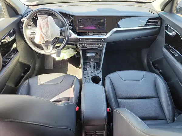 KNDCC3LC3N5495574 2022 KIA NIRO - Image 8