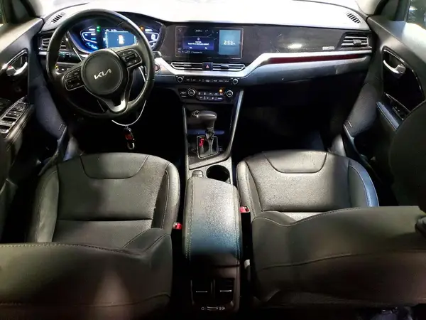KNDCC3LC3N5510428 2022 KIA NIRO - Image 8