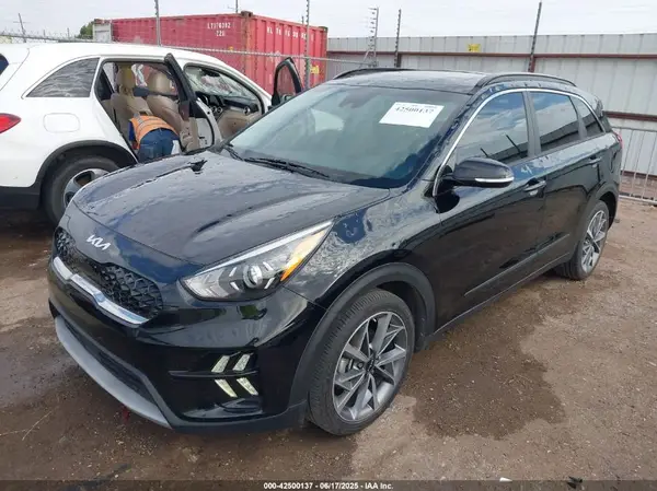 KNDCC3LC3N5515712 2022 KIA NIRO - Image 2