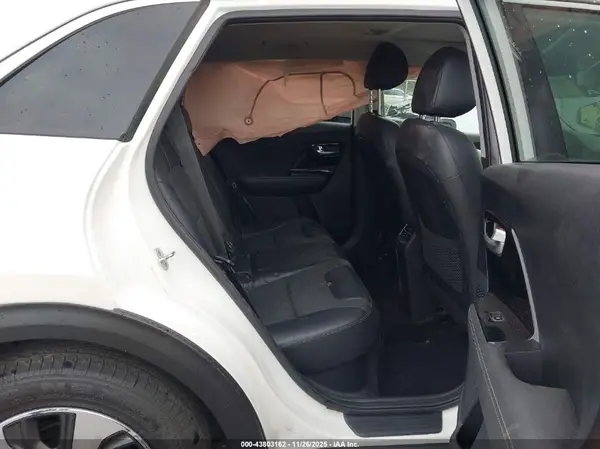 KNDCC3LC4H5038681 2017 KIA NIRO - Image 8