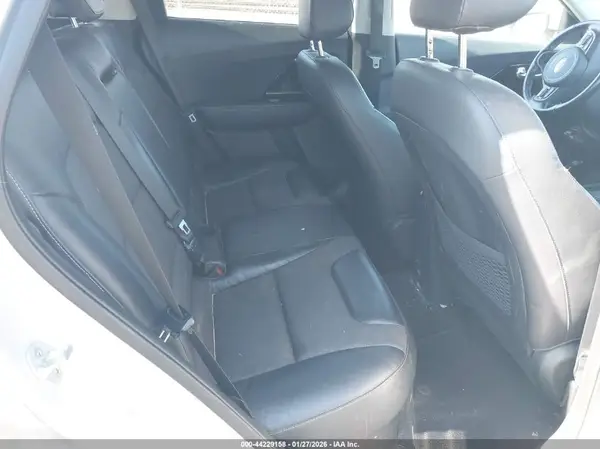 KNDCC3LC4H5043217 2017 KIA NIRO - Image 8