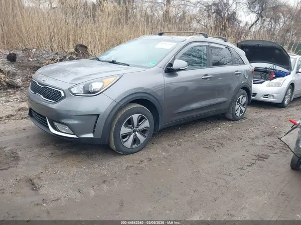 KNDCC3LC4H5044304 2017 KIA NIRO - Image 2