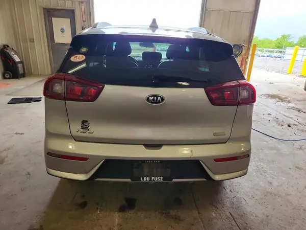 KNDCC3LC4H5052676 2017 KIA NIRO - Image 8