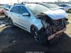 KNDCC3LC4H5053049 2017 KIA NIRO