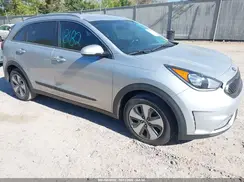 KNDCC3LC4H5056260 2017 KIA NIRO