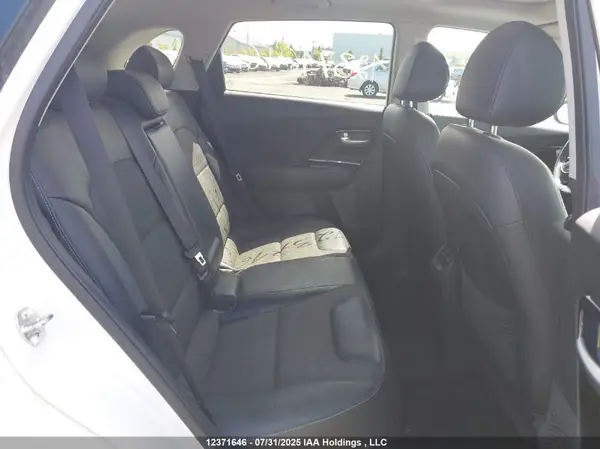 KNDCC3LC4H5058672 2017 KIA NIRO - Image 8