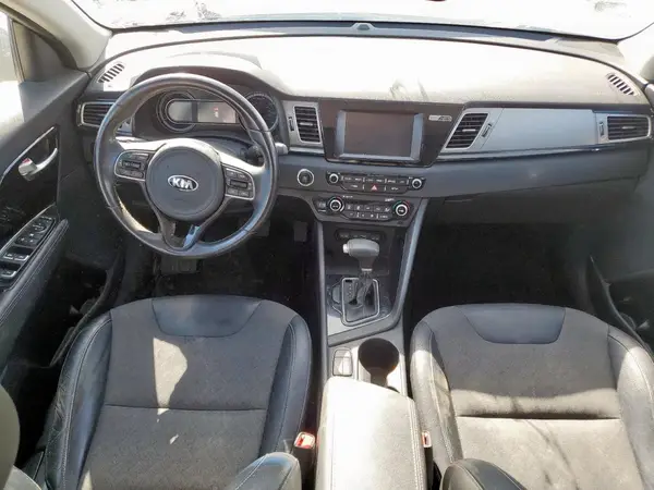 KNDCC3LC4H5060339 2017 KIA NIRO - Image 8