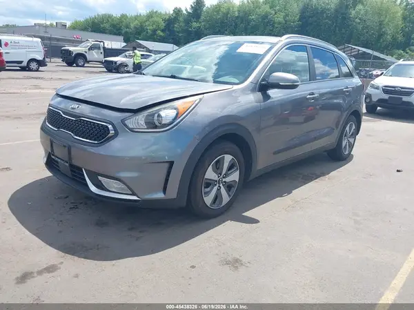 KNDCC3LC4H5066822 2017 KIA NIRO - Image 2