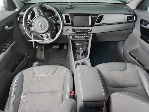 KNDCC3LC4H5068750 2017 KIA NIRO - Image 8