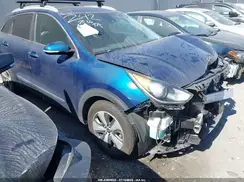 KNDCC3LC4H5079506 2017 KIA NIRO