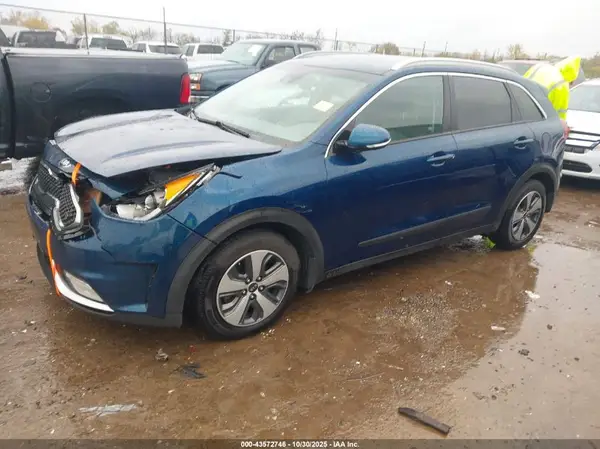 KNDCC3LC4H5086200 2017 KIA NIRO - Image 2