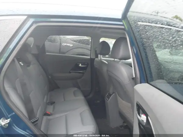 KNDCC3LC4H5086200 2017 KIA NIRO - Image 8