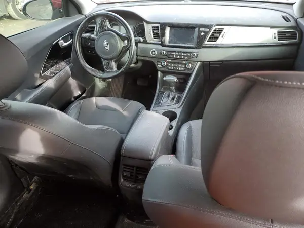 KNDCC3LC4H5089890 2017 KIA NIRO - Image 8