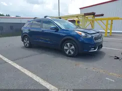 KNDCC3LC4H5096158 2017 KIA NIRO