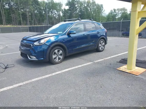 KNDCC3LC4H5096158 2017 KIA NIRO - Image 2