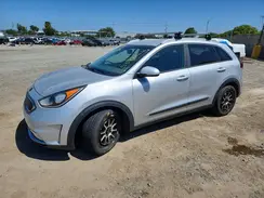 KNDCC3LC4J5128323 2018 KIA NIRO