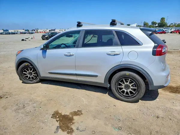 KNDCC3LC4J5128323 2018 KIA NIRO - Image 2