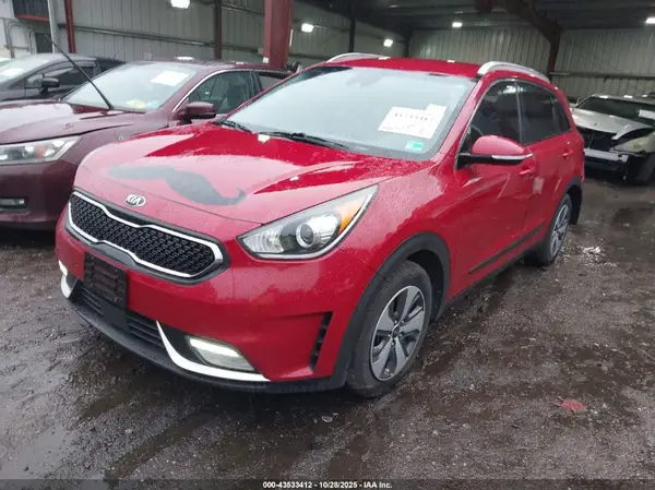 KNDCC3LC4J5133229 2018 KIA NIRO - Image 2
