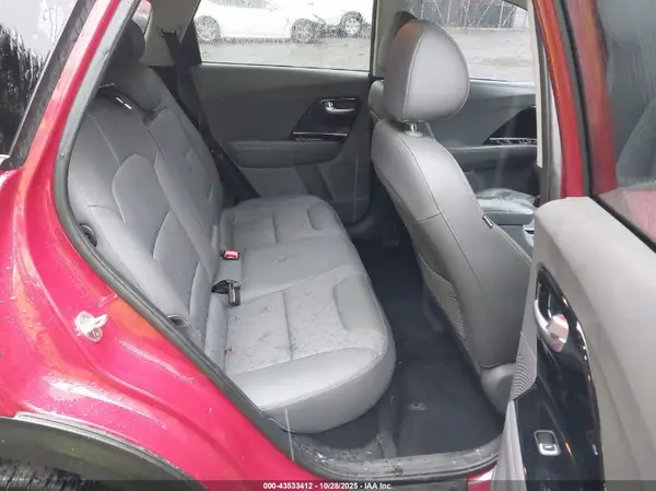 KNDCC3LC4J5133229 2018 KIA NIRO - Image 8