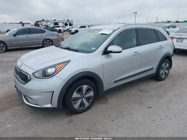 KNDCC3LC4J5161399 2018 KIA NIRO - Image 2