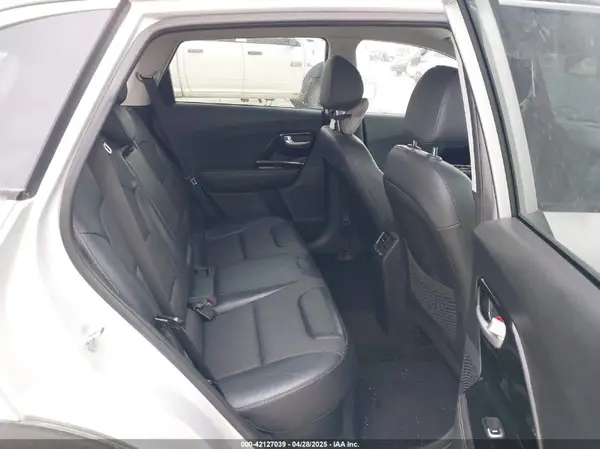 KNDCC3LC4J5161399 2018 KIA NIRO - Image 8