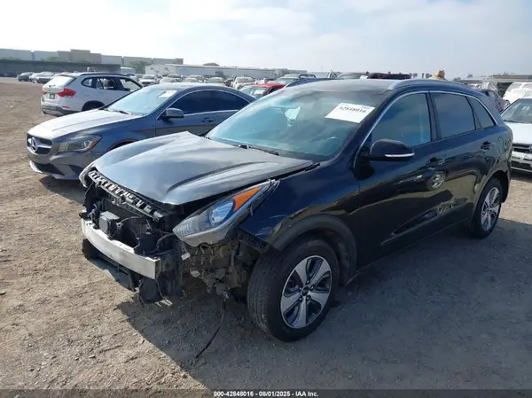 KNDCC3LC4J5161709 2018 KIA NIRO - Image 2