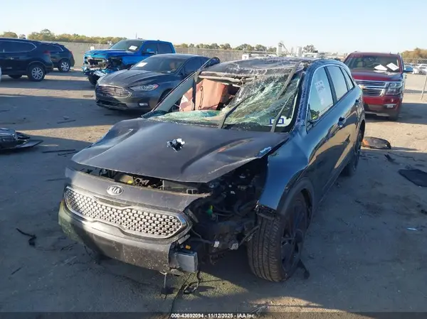 KNDCC3LC4J5187498 2018 KIA NIRO - Image 2