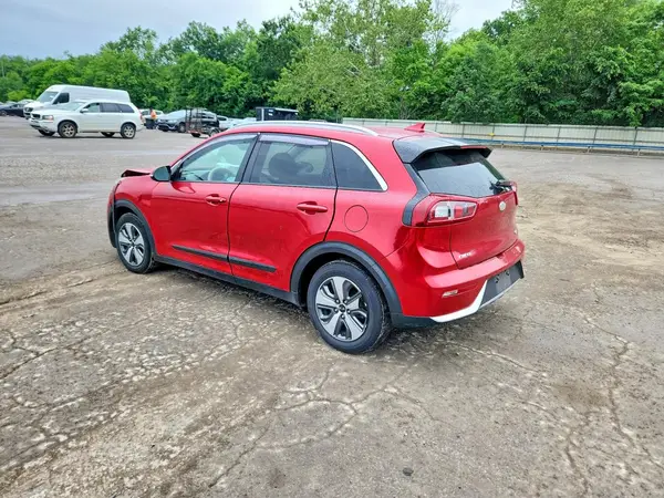 KNDCC3LC4K5220260 2019 KIA NIRO - Image 2
