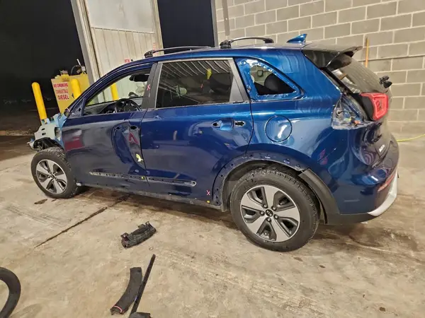 KNDCC3LC4K5327048 2019 KIA NIRO - Image 2