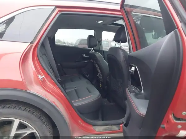 KNDCC3LC4M5476952 2021 KIA NIRO - Image 8
