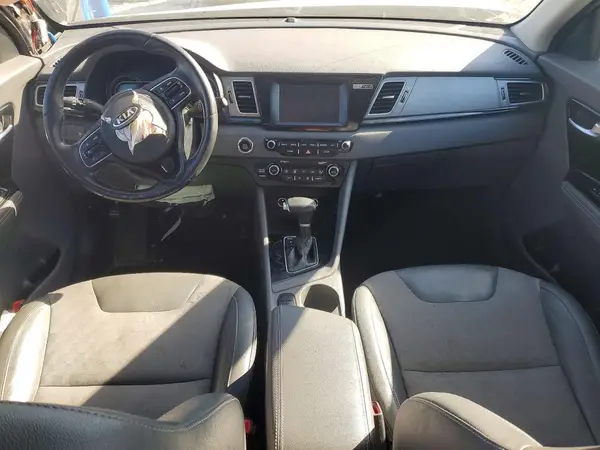 KNDCC3LC5H5050127 2017 KIA NIRO - Image 8