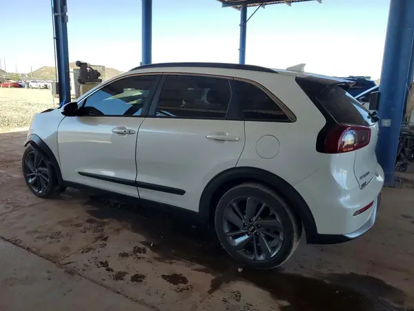 KNDCC3LC5H5051343 2017 KIA NIRO - Image 2