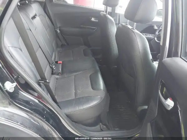 KNDCC3LC5H5052976 2017 KIA NIRO - Image 8