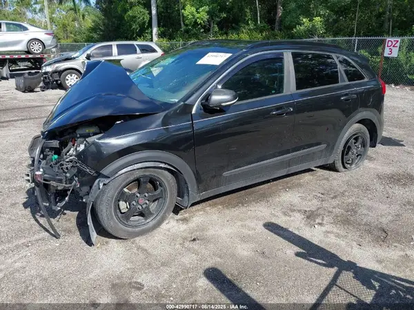KNDCC3LC5H5056557 2017 KIA NIRO - Image 2