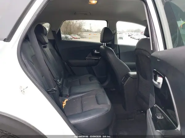 KNDCC3LC5H5062522 2017 KIA NIRO - Image 8