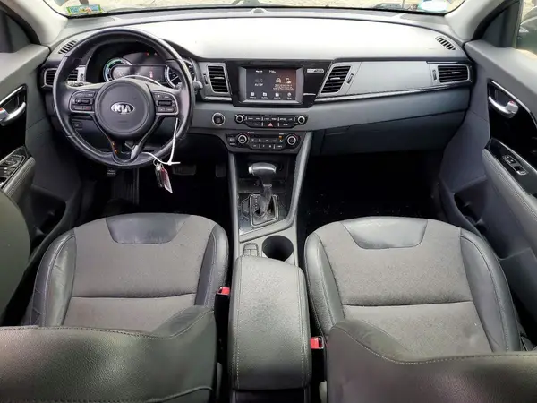KNDCC3LC5H5071592 2017 KIA NIRO - Image 8