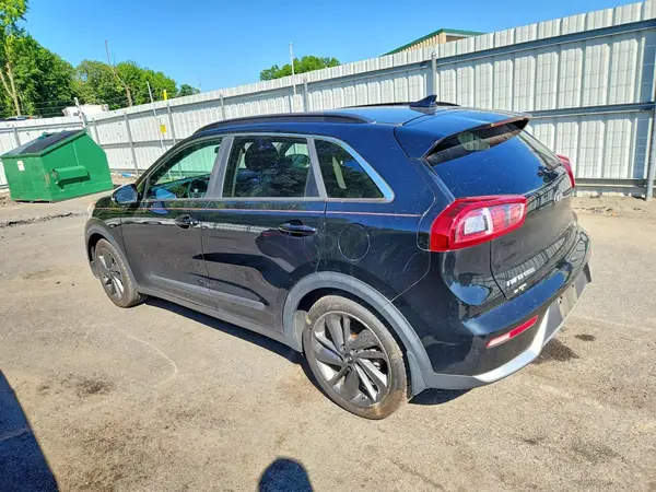 KNDCC3LC5H5072578 2017 KIA NIRO - Image 2
